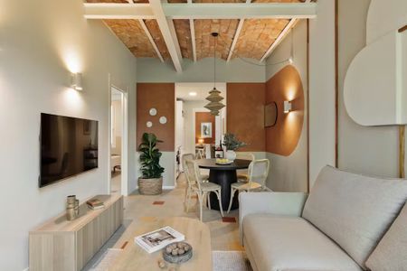 Ronda de Sant Pere, Barcelona, Catalonia 08010 - Foto 2