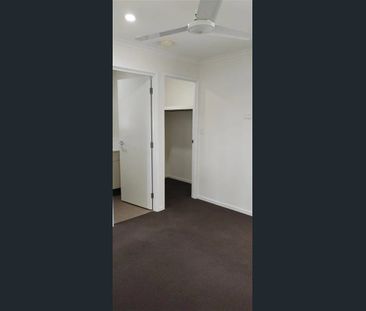 FANTASTIC & PEACEFUL HOME! Park Groups nearby, Air Con, 4 Bedroom D... - Photo 5