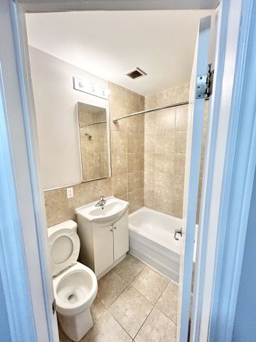 For Lease - 90 Twenty Fifth Street Unit# 32, Toronto, Ontario - Photo 2