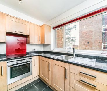 2 bedroom flat to rent - Photo 2