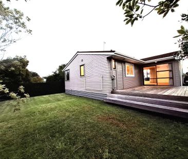 Centrally located 3 bed house in Te Atatu - Photo 3