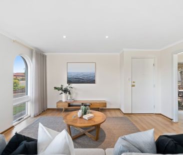 Contemporary coastal living featuring incredible ocean views! - Photo 4