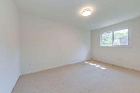 For Lease - 130 All Saints Crescent, Oakville, Ontario - Photo 2