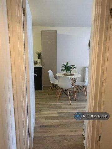 1 bedroom flat to rent - Photo 2