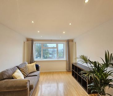 2 Bed Flat, Hainault Road, E11 - Photo 3