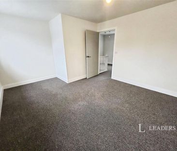 3 bedroom semi-detached house to rent - Photo 5