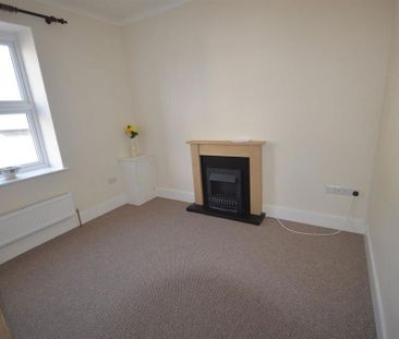 2 bedroom semi-detached house to rent - Photo 6