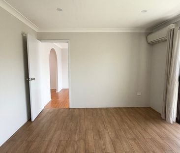 Comfort, Space & Convenience - Perfect Family Home in St Johns Park! - Photo 4