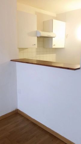 Location Appartement 3 pièces 63m² LA ROCHELLE 17000 - Photo 3