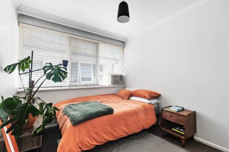 Sunny apartment near Elwood village - Photo 4