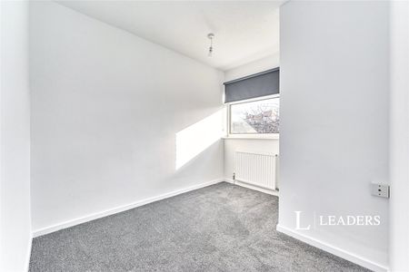 3 bedroom house to rent Shawbridge, Harlow, Essex, CM19 - Photo 5