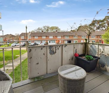 Seymour Close, SO16 - Photo 3