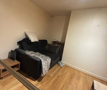 1 Bed Flat, Bexley Square, M3 - Photo 4