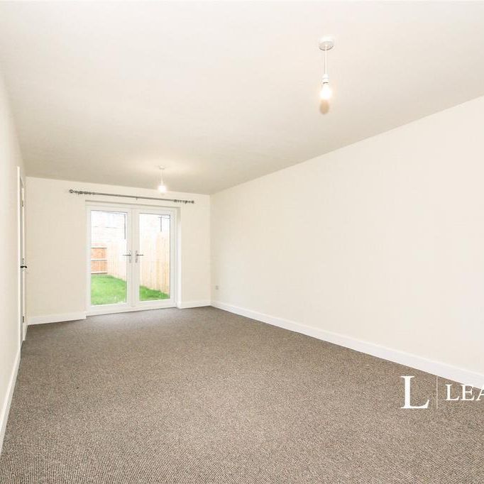 3 bedroom semi-detached house to rent - Photo 1