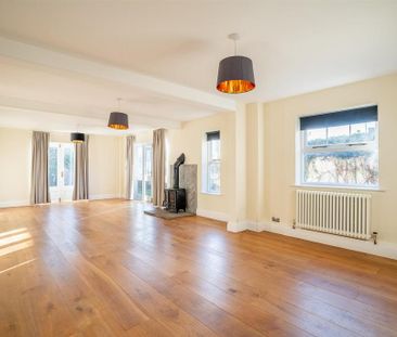 4 bedroom detached house to rent - Photo 3