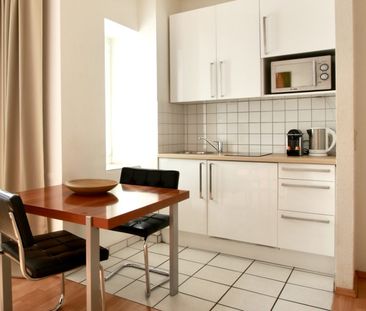 Kwartier Latäng: Schick möbliertes Apartment mit Balkon - Foto 1