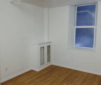 Studio Available now at Ivanhoe Apartments! - Photo 4