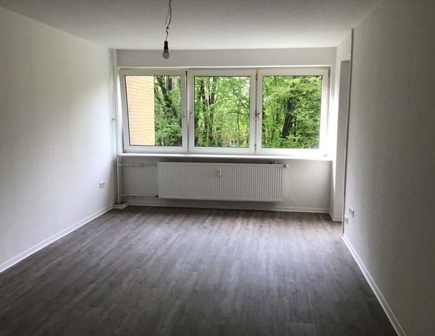 Moderne und großzügige 3-Zimmer-Wohnung mit Balkon - Photo 1