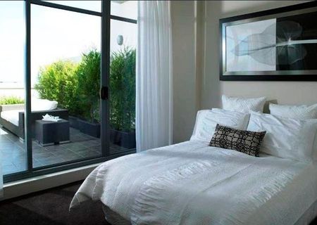 LUXURY TWO BEDROOM APARTMENT IN THE FAMOUS BOTANICA BUILDING - Photo 2