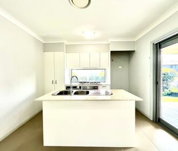 Spacious Family Home in North Kellyville - Photo 5
