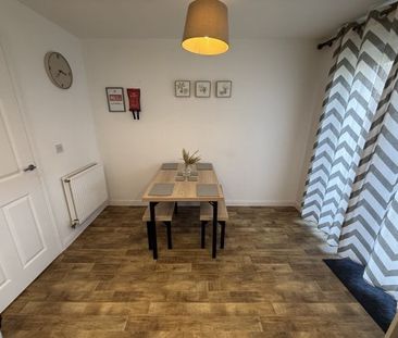 Morris Drive, SWANSEA, SA1 - Photo 2