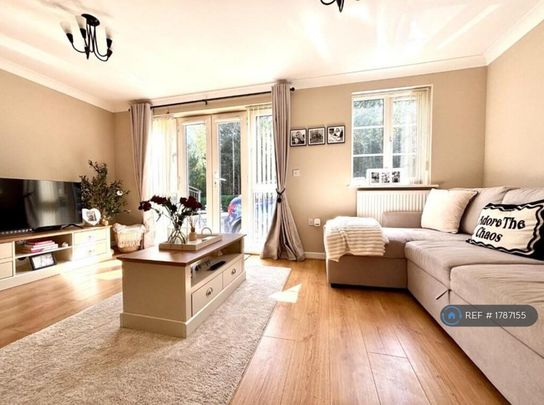 2 bedroom flat to rent - Photo 1