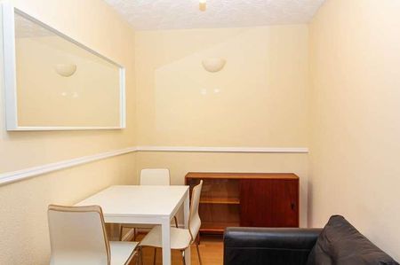 Shawgreen Close, Hulme, Manchester, M15 - Photo 4