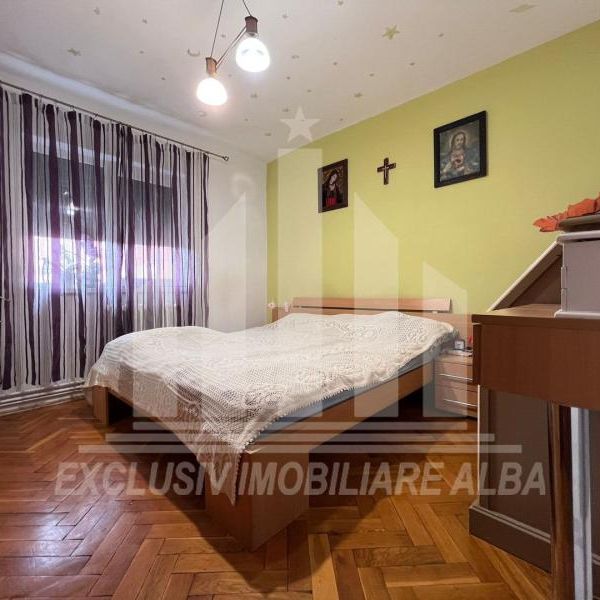 Apartament 4 camere decomandate | 82 mp | Etaj intermediar | Cetate - Fotografie 1