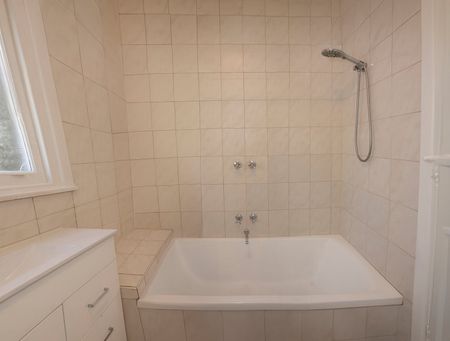 80 Oriel Road, Ivanhoe - Photo 3