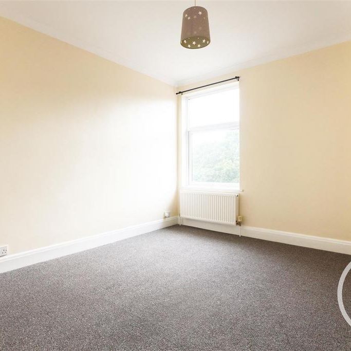 2 bedroom end of terrace house to rent - Photo 1