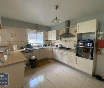 Location Appartement 5 pièces 100m² STE CLOTILDE 97490 - Photo 2