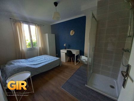 Location Maison 1 pièce 176m² RENNES 35000 - Photo 2