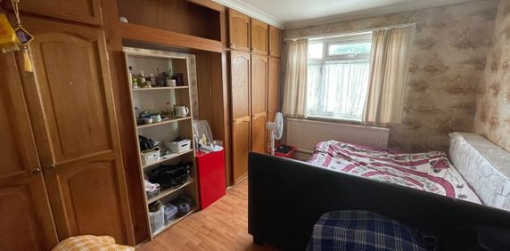 Room in a Shared House, Exeter Road, HA2 - Photo 2