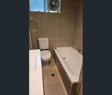 3 bedroom with new kitchen $730pw - Photo 3