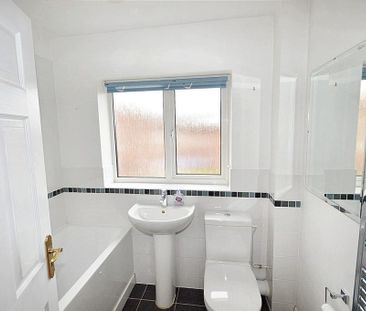 4 bedroom detached house to rent - Photo 5