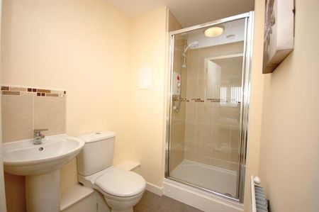 3 bedroom flat to rent - Photo 5