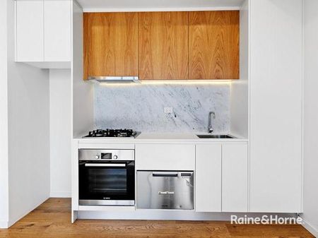 GENEROUS ONE BEDROOM APRATMENT WITH PARKING IN THE HEART OF BEXLEY - Photo 3