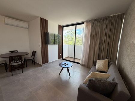 Departamento amueblado, de 1 recámara, 1.5 baños, en edificio con amenidades. - Photo 2