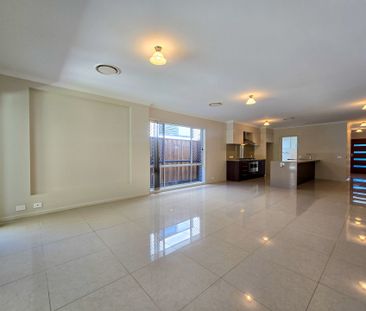Modern, Spacious, and Perfectly Positioned - Photo 4