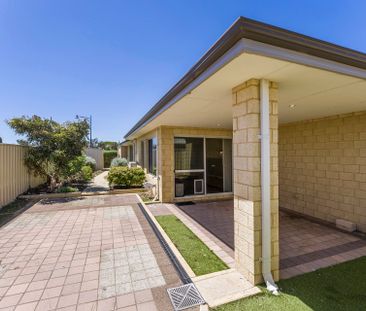 Your Perfect Dawesville Retreat — Spacious, Modern & Low Maintenance - Photo 6