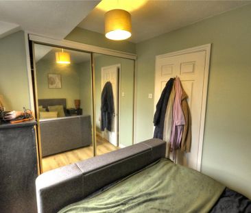 2 bedroom end of terrace house to rent - Photo 2