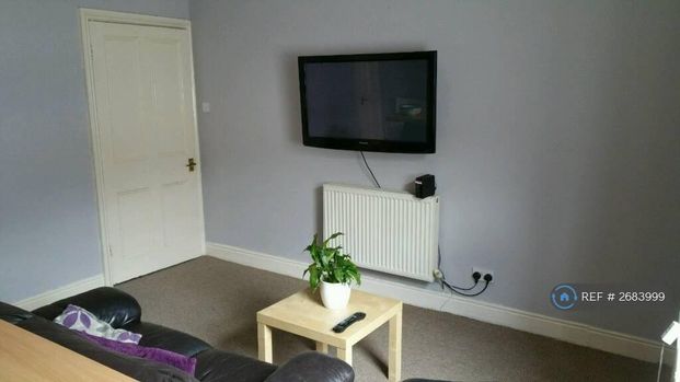 3 bedroom terraced house to rent - Photo 1