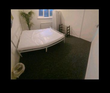 Room in a Shared Flat, Luton, LU2 - Photo 2