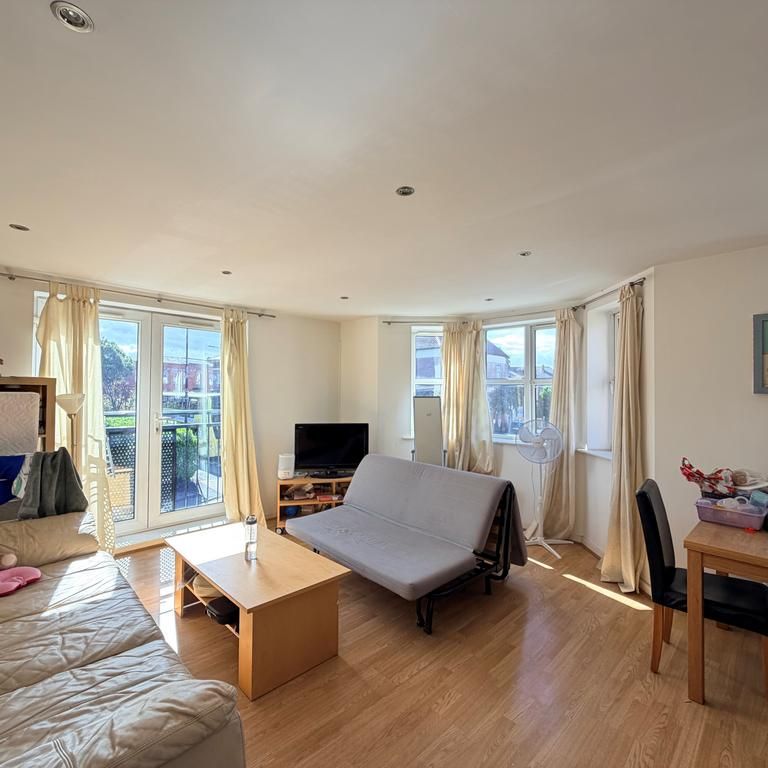 2 bedroom flat to rent - Photo 1