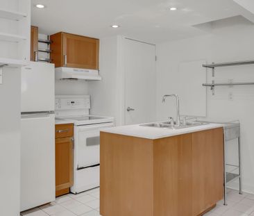 For Lease - 321 Palmerston Boulevard Unit# Coach House, Toronto, On... - Photo 5