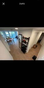 One bedroom for rent in a three bedroom apartment - Photo 3