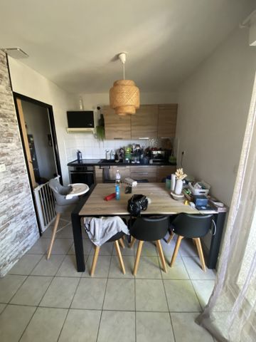 Location Maison 3 pièces 68m² PAREMPUYRE 33290 - Photo 2