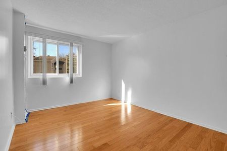 For Lease - 1599 Lassiter Terrace Unit# 217, Beacon Hill North - South and Area, Ontario - Photo 5