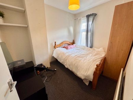 18 Pandora Street, Donegall Road, Belfast, BT12 5PR - Photo 5