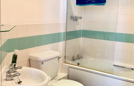 2 bedroom apartment to rent - Photo 4